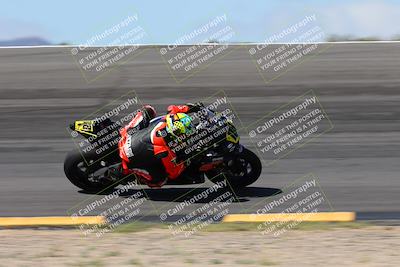 media/Apr-05-2024-Apex Assassins-CVMA Friday Practice (Fri) [[ee2ef04f2b]]/3-Racer 2/Session 3 (Bowl Speed Pans)/